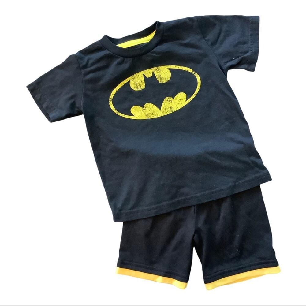 Batman Vintage Style T-Shirt and Shorts